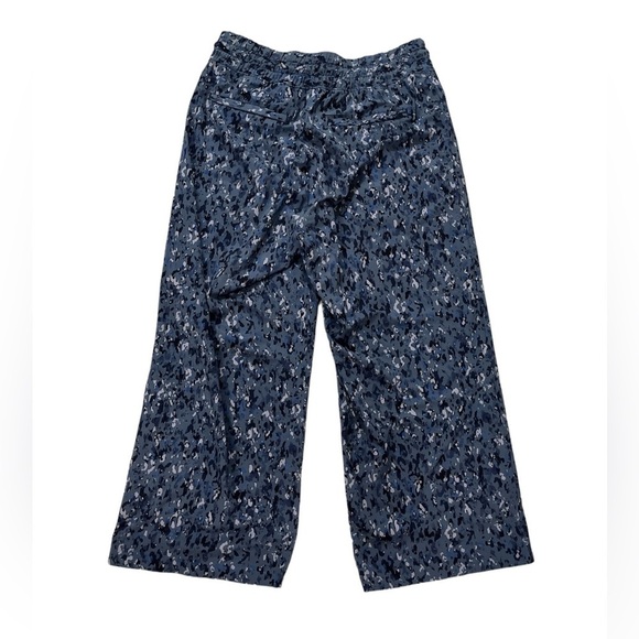 Athleta Avenue Wide Leg Crop Pants in blue camo - size 8 - Picture 4 of 14
